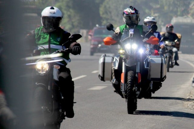 Upgrade Performa Motor:  Rekomendasi Aksesoris Motor Terbaru 2024