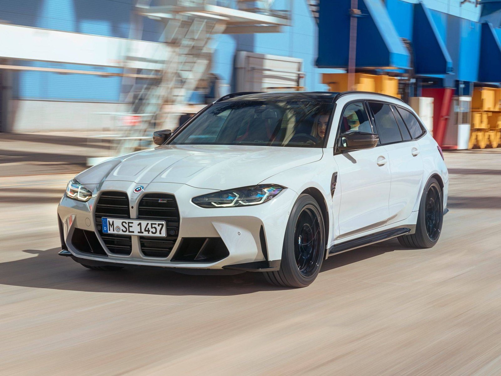 10 Aksesoris Motor Terbaru untuk Tampilan Lebih Gaya