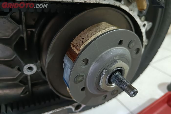 10 Aksesoris Motor Wajib Punya:  Tingkatkan Gaya & Keamanan