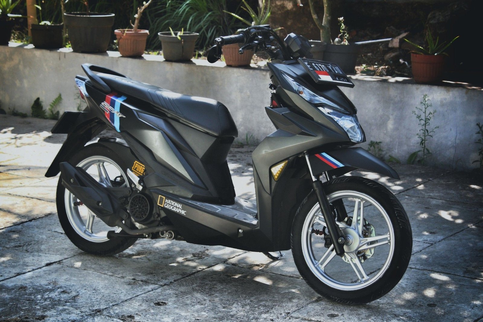 10 Aksesoris Motor Murah Berkualitas Tinggi untuk Adventure