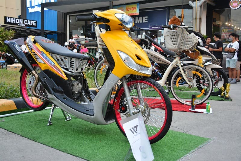 Gaya Retro Modern:  Tren Aksesoris Motor 2024